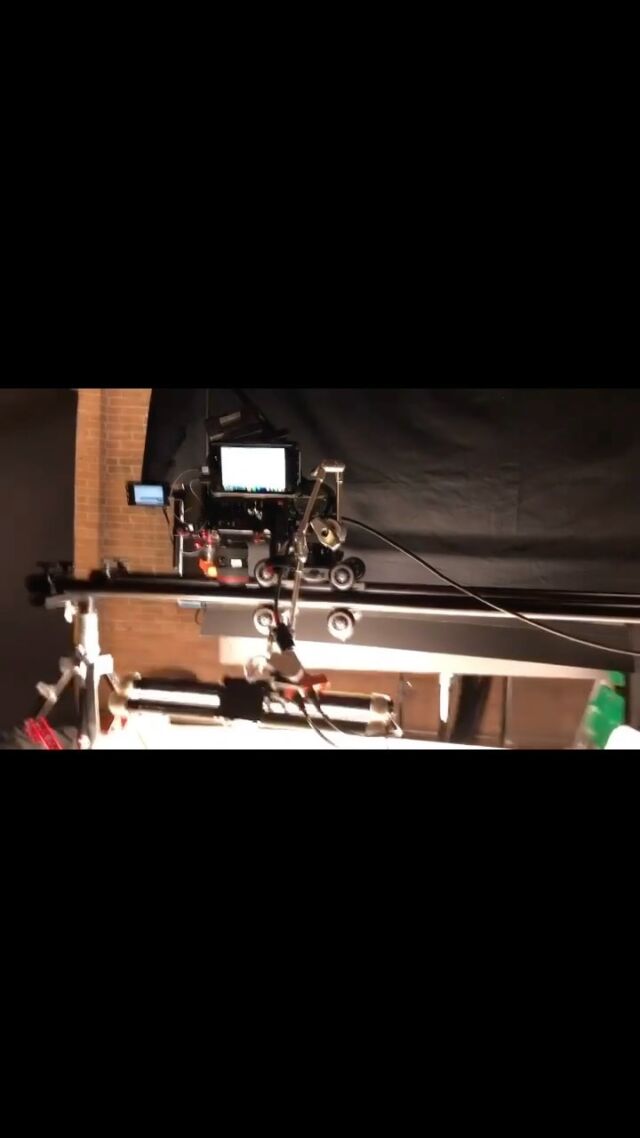 @onetreeforestfilms making good use of the captive rail functionality of the Passport Dolly. 
.

🎥: @onetreeforestfilms Getting clever in the studio today... Since I didn’t have four 4’ Quasars like I wanted for this shot I had to make do with the two footers. So I rigged them to the slider and it worked perfectly. Side note... I highly recommend these lights. #quasarscience #sonyfs7 #fs7 #rigwheels #atomos